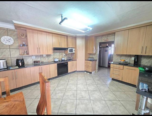 4 BEDROOM HOUSE FOR SALE IN RIVERSDALE